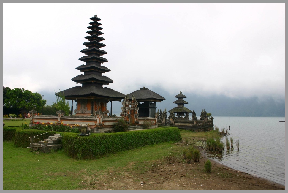  Ulun Danu sur le laca Bratan 