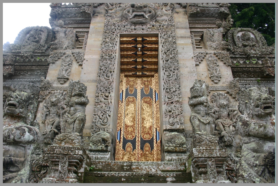  belle porte de temple
